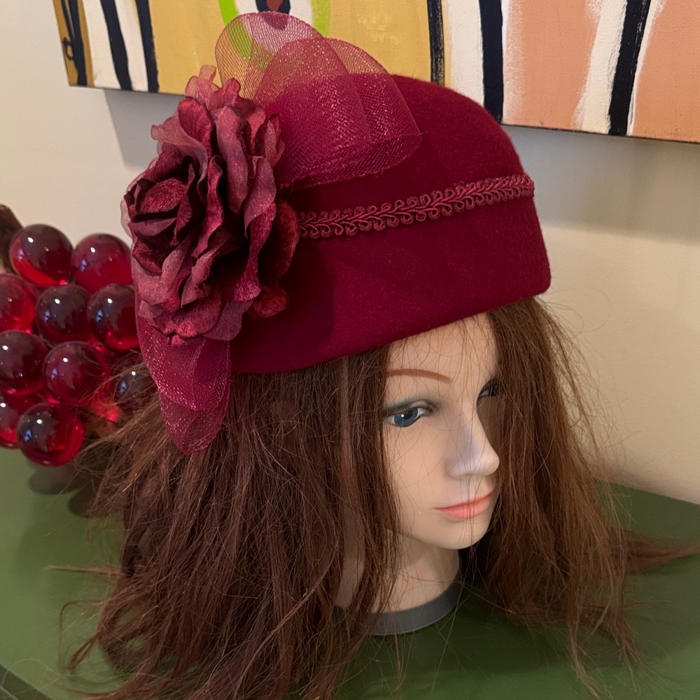 Lily Lee Vintage burgundy wool hat